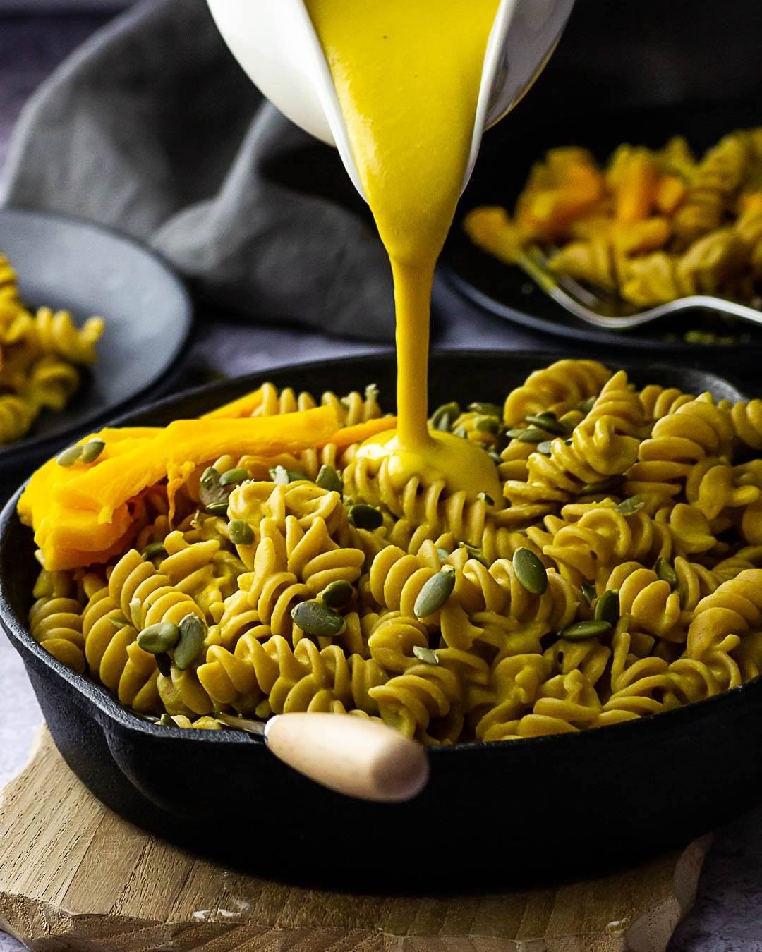 Vegan Pumpkin Mac and Cheese