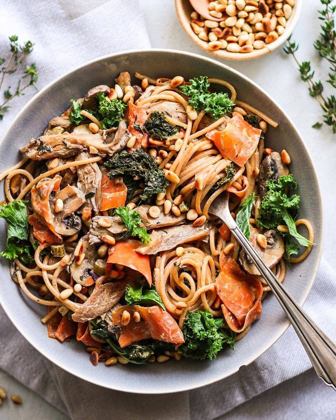 Creamy Oyster Mushroom & Kale Pasta