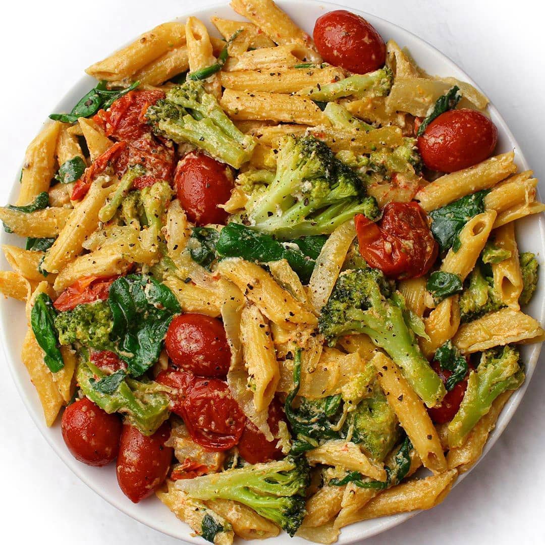 Cheesy Penne with Cherry Tomatoes, Spinach and Broccoli