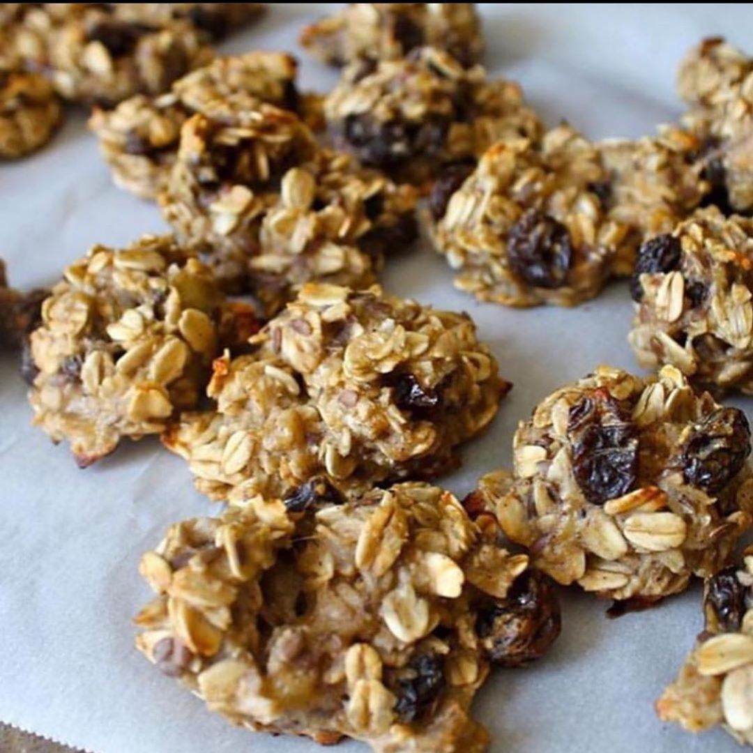 Easy Oatmeal Raisin Cookies