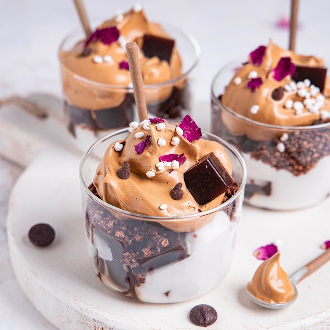 Dalgona Coffee with Mocha Jelly