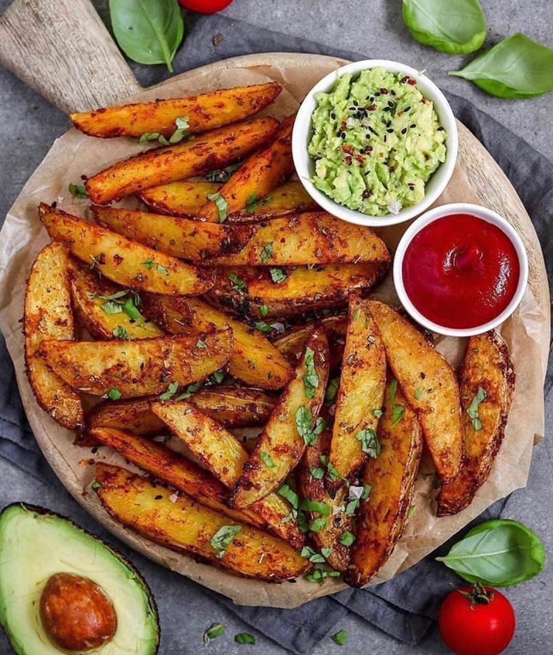 Crispy Oven-Baked Potato Wedges