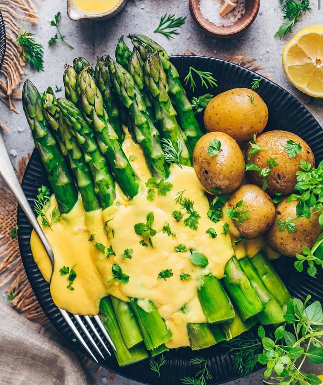 Creamy Vegan Hollandaise Sauce