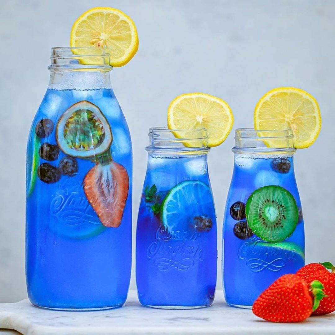 Homemade Blue Spirulina Lemonade ???