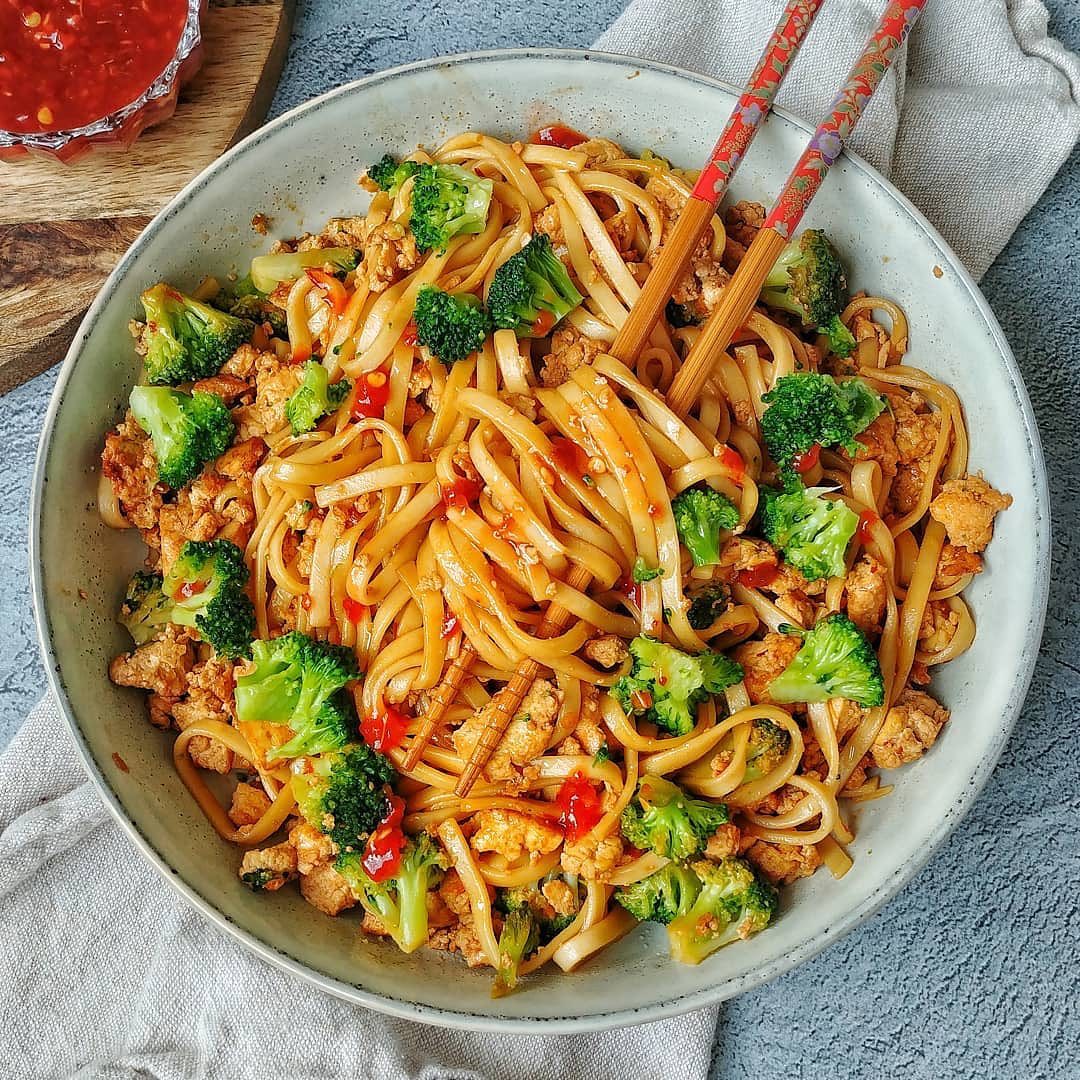 Stir Fry Noodles W/ Tofu & Broccoli