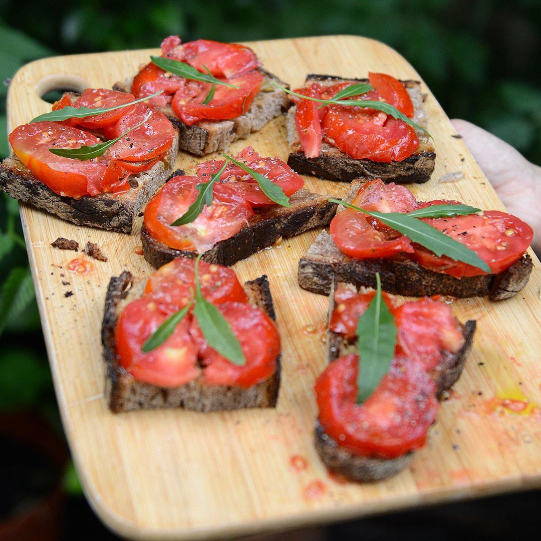 Garlicky Bruschetta with Fresh Tomatoes and Japanese Mustard Greens