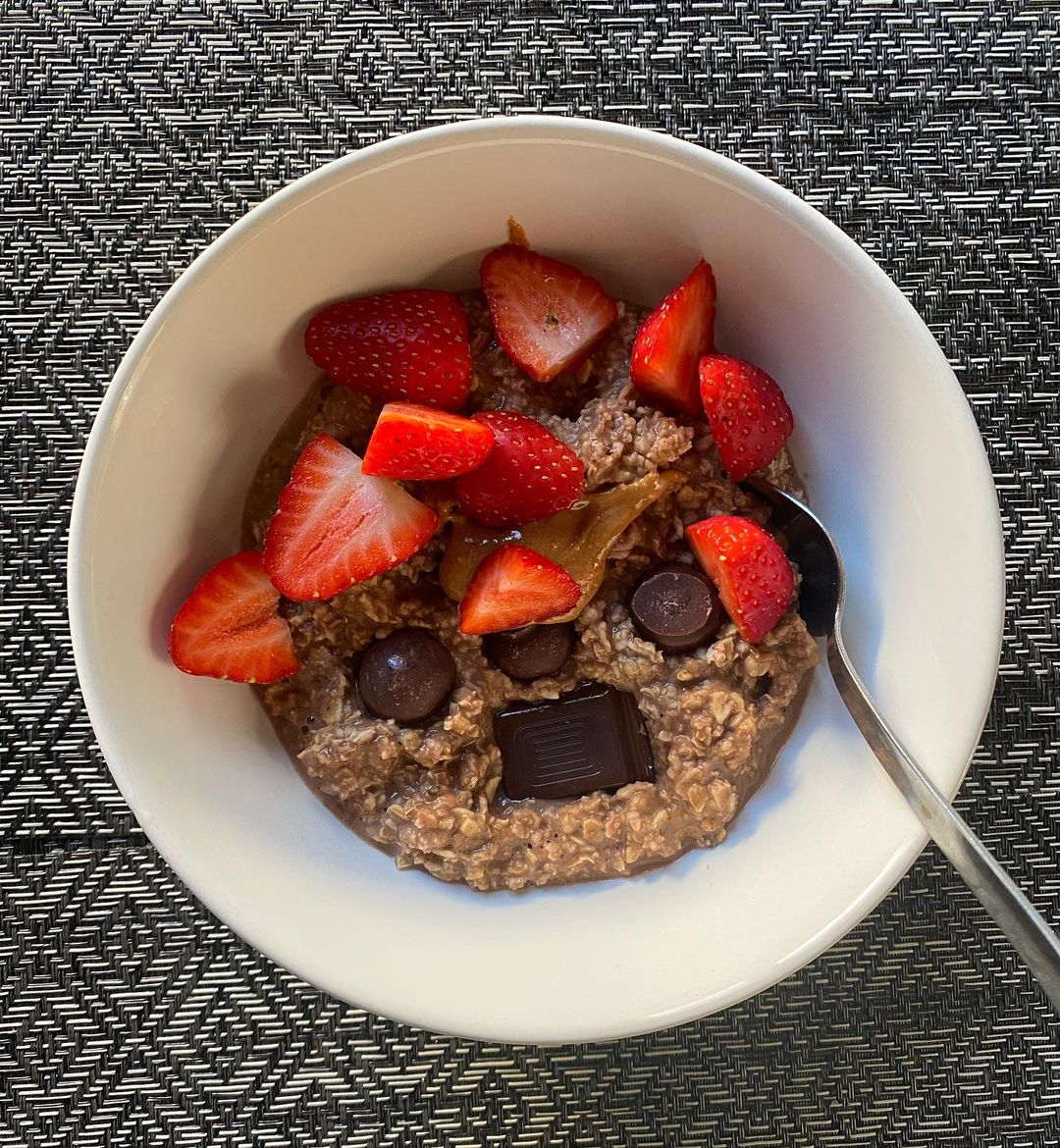 Chocolate Oats Breakfast with Toppings