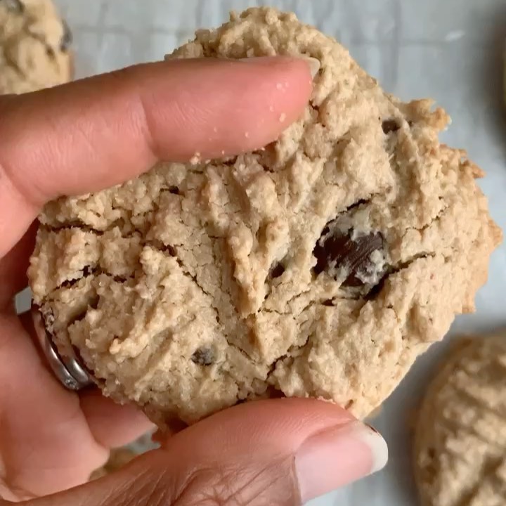 4 Ingredient Pb Chocolate Chip Cookies