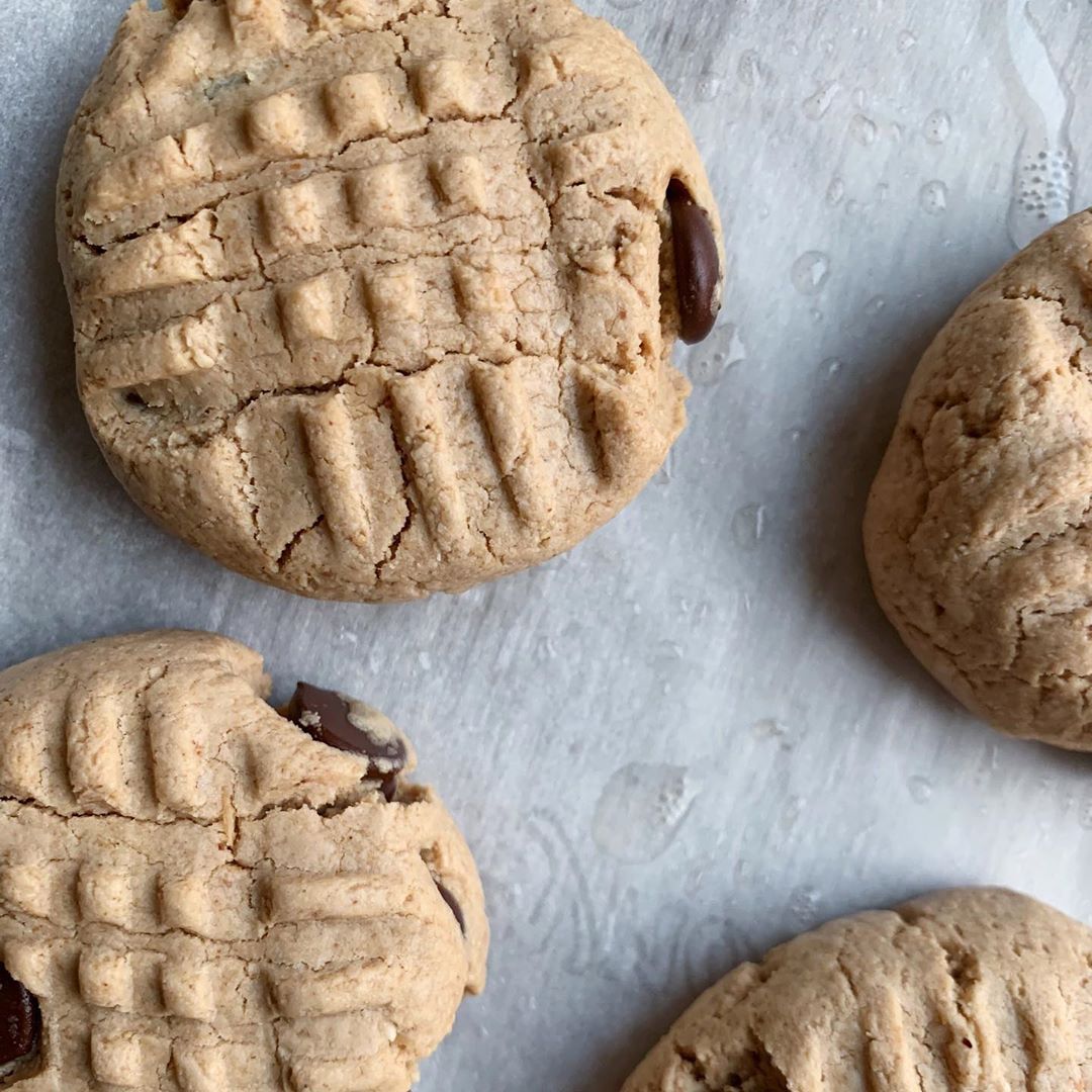 4 Ingredient Pb Chocolate Chip Cookies