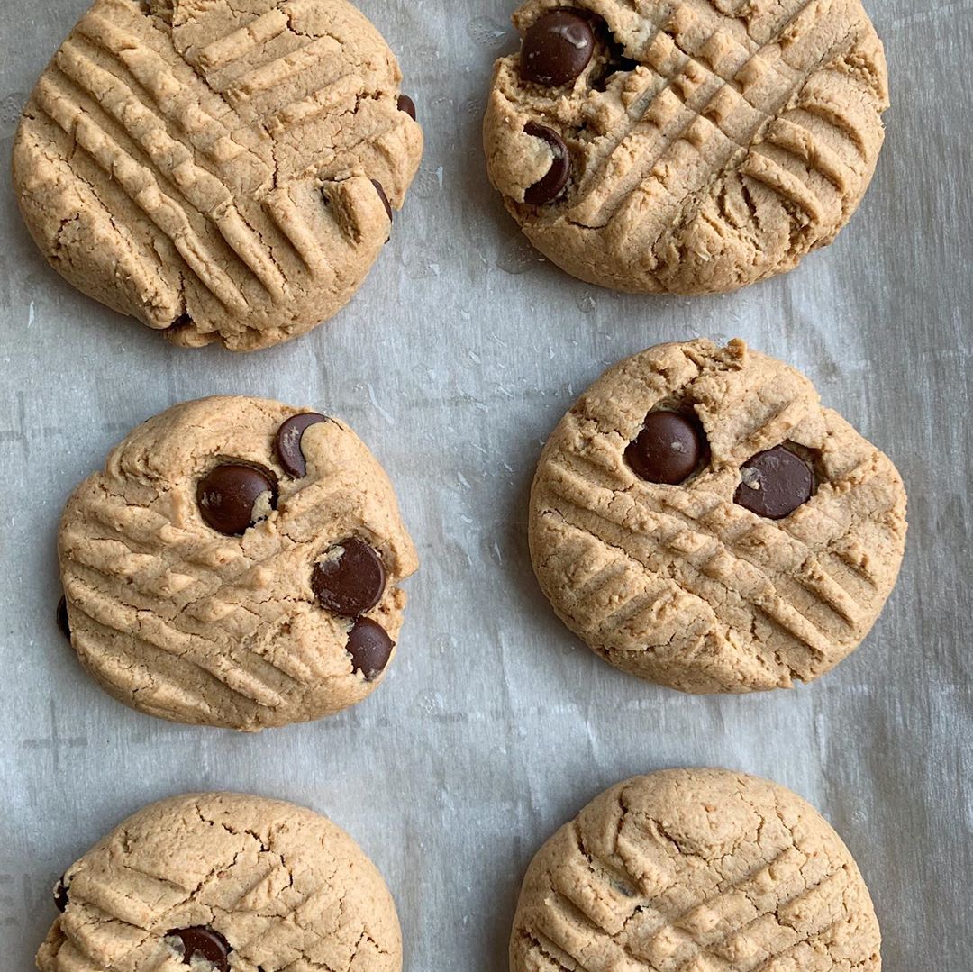 4 Ingredient Pb Chocolate Chip Cookies