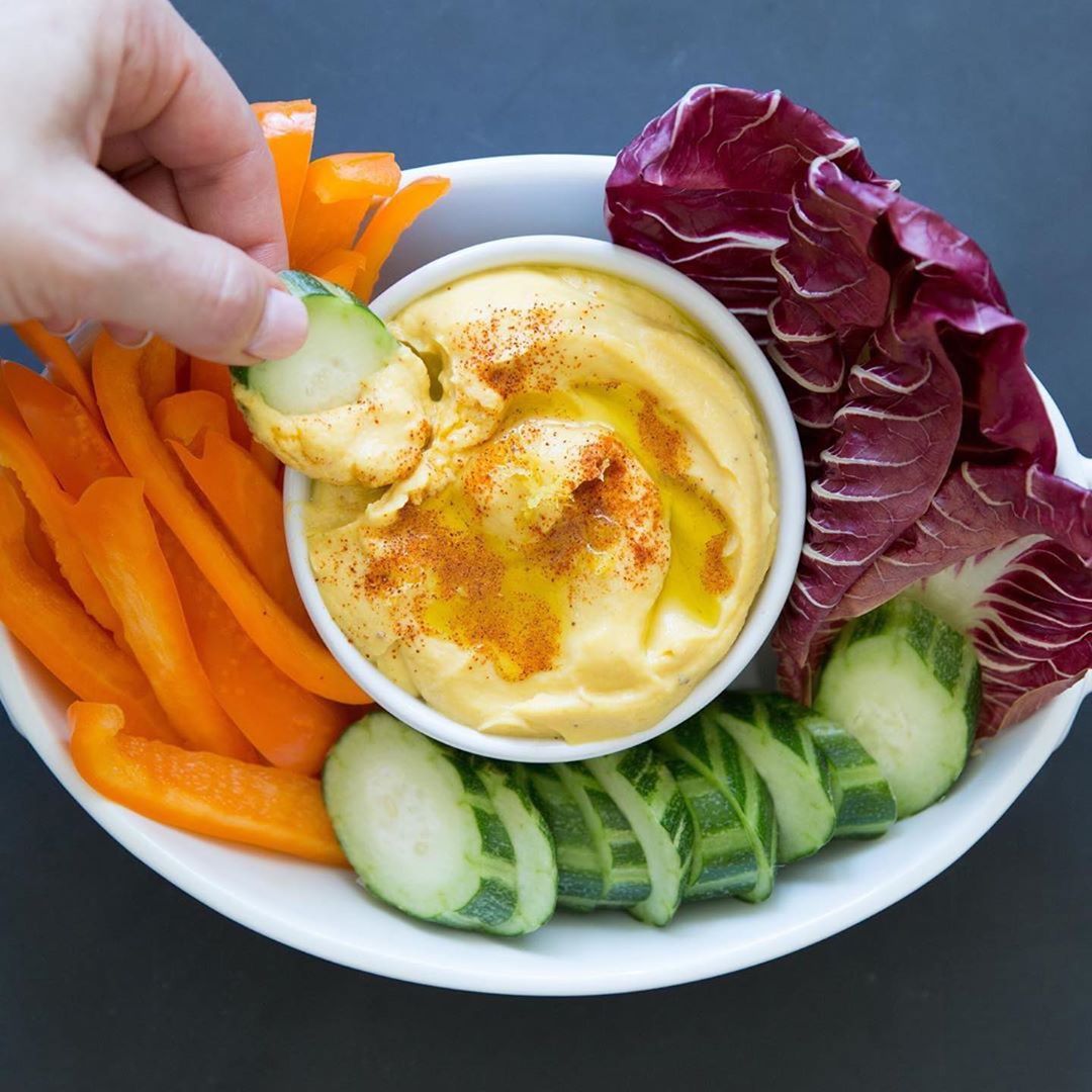 Creamy Cauliflower Hummus⁣