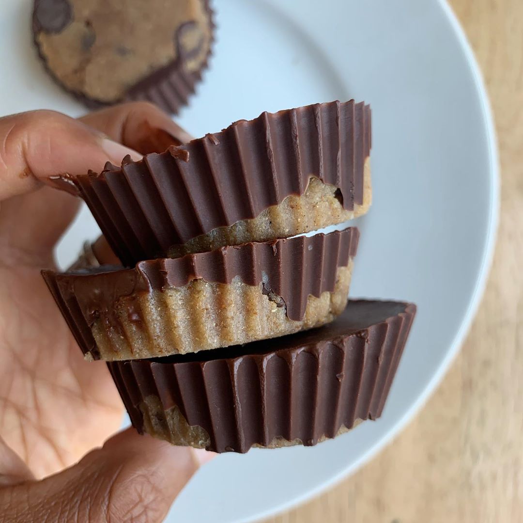 Raw Chocolate Cookie Dough Cups