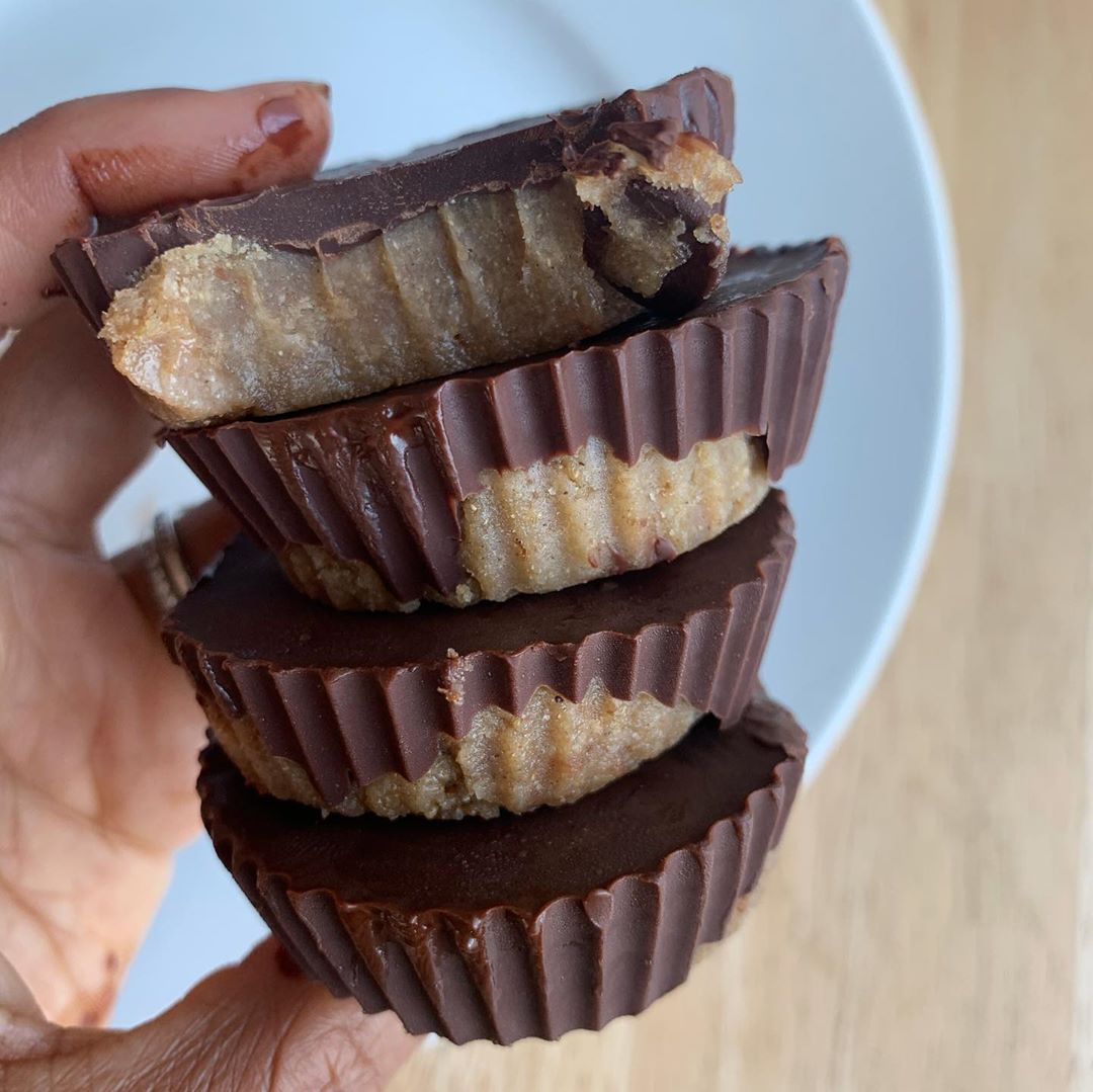 Raw Chocolate Cookie Dough Cups