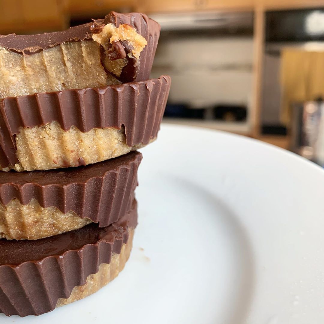 Raw Chocolate Cookie Dough Cups