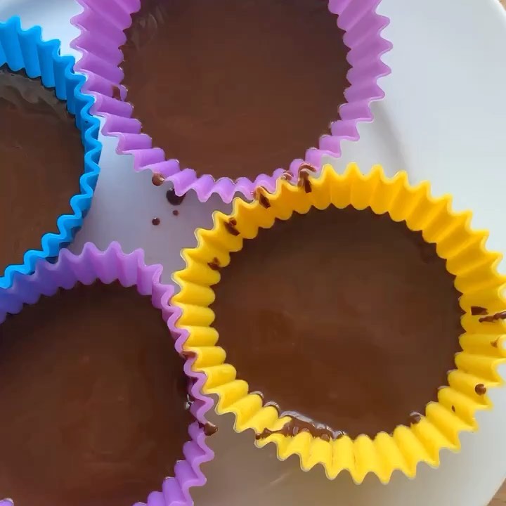 Raw Chocolate Cookie Dough Cups