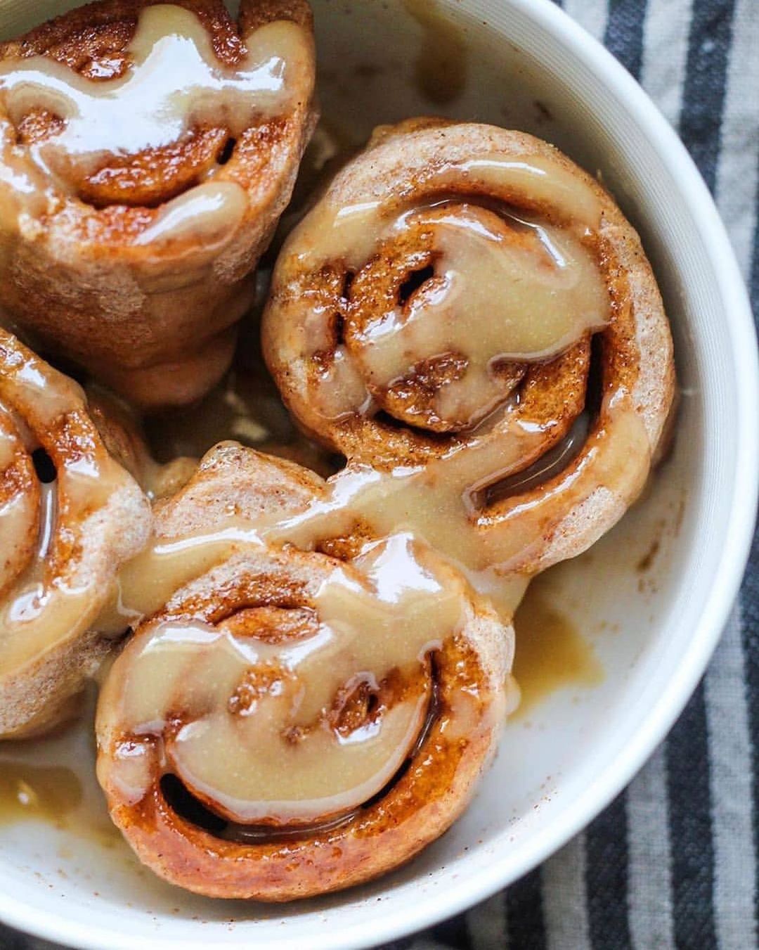 Cinnamon Roll Mug Cake