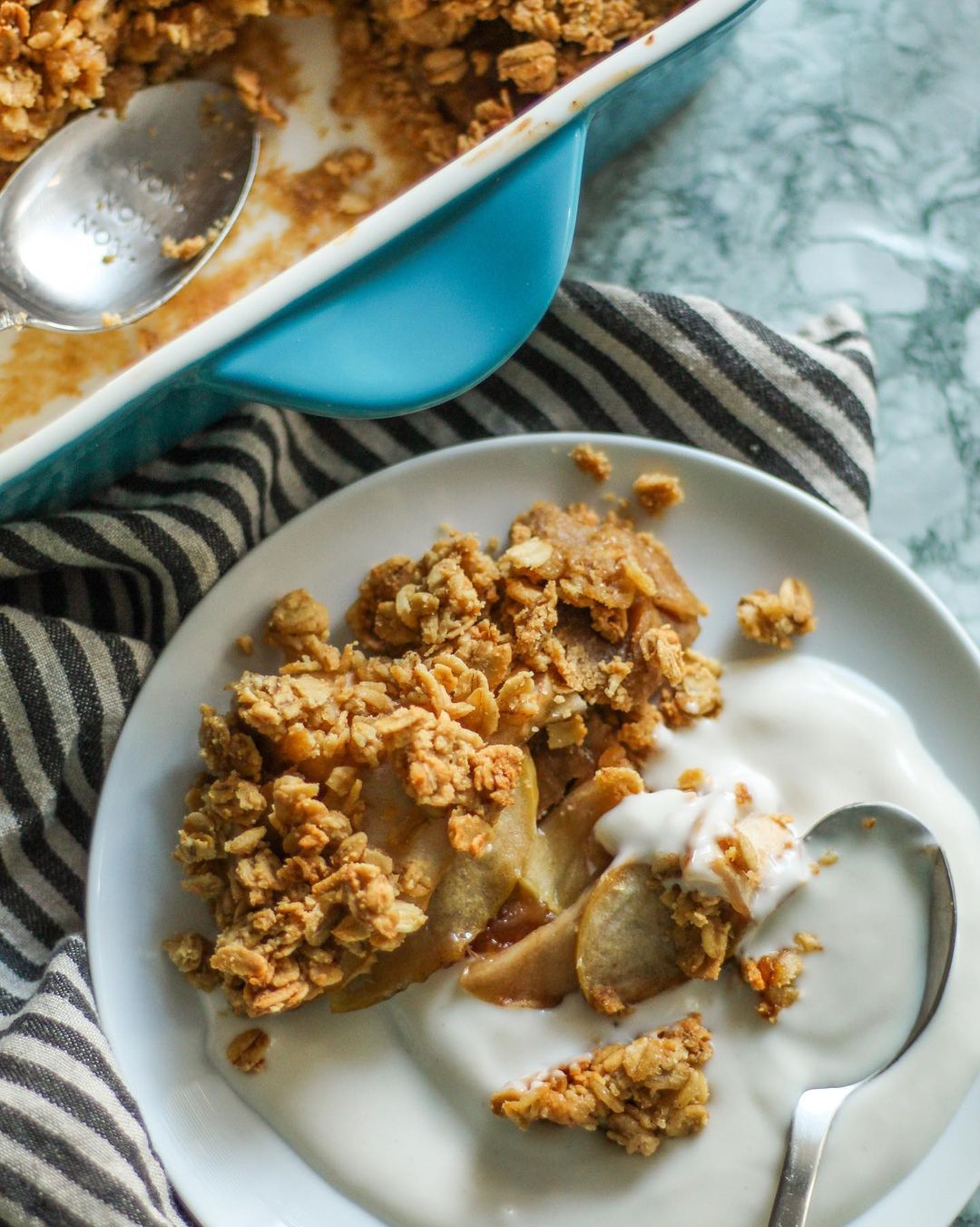 Apple Pie Crumble Bars