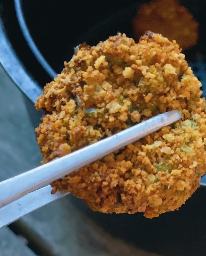 Air-Fried Herby Falafels in Pocketless Pita Bowl