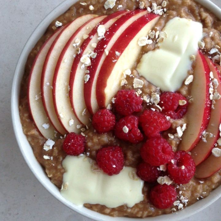 Apple & Berry White Choc Oatmeal Delight