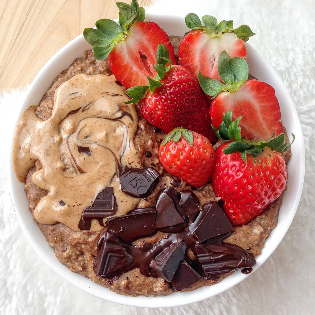 Strawberries, Chocolate & Peanut Butter Oatmeal