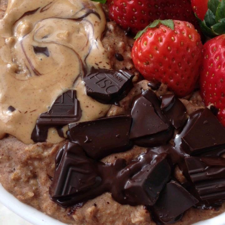 Strawberries, Chocolate & Peanut Butter Oatmeal