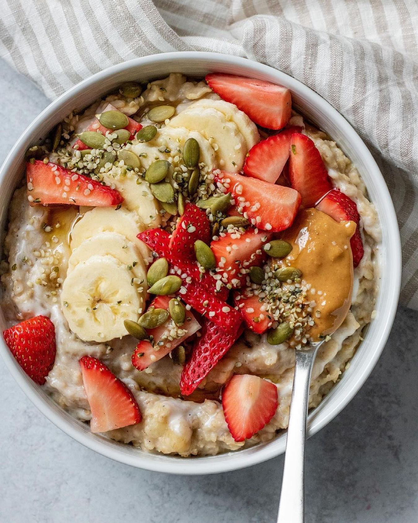 Creamy Banana Apricot Oats