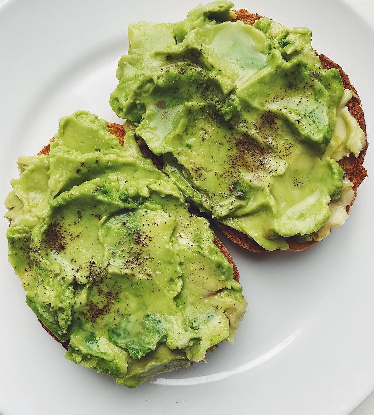 Avocado Toast with Lemon and Seasonings