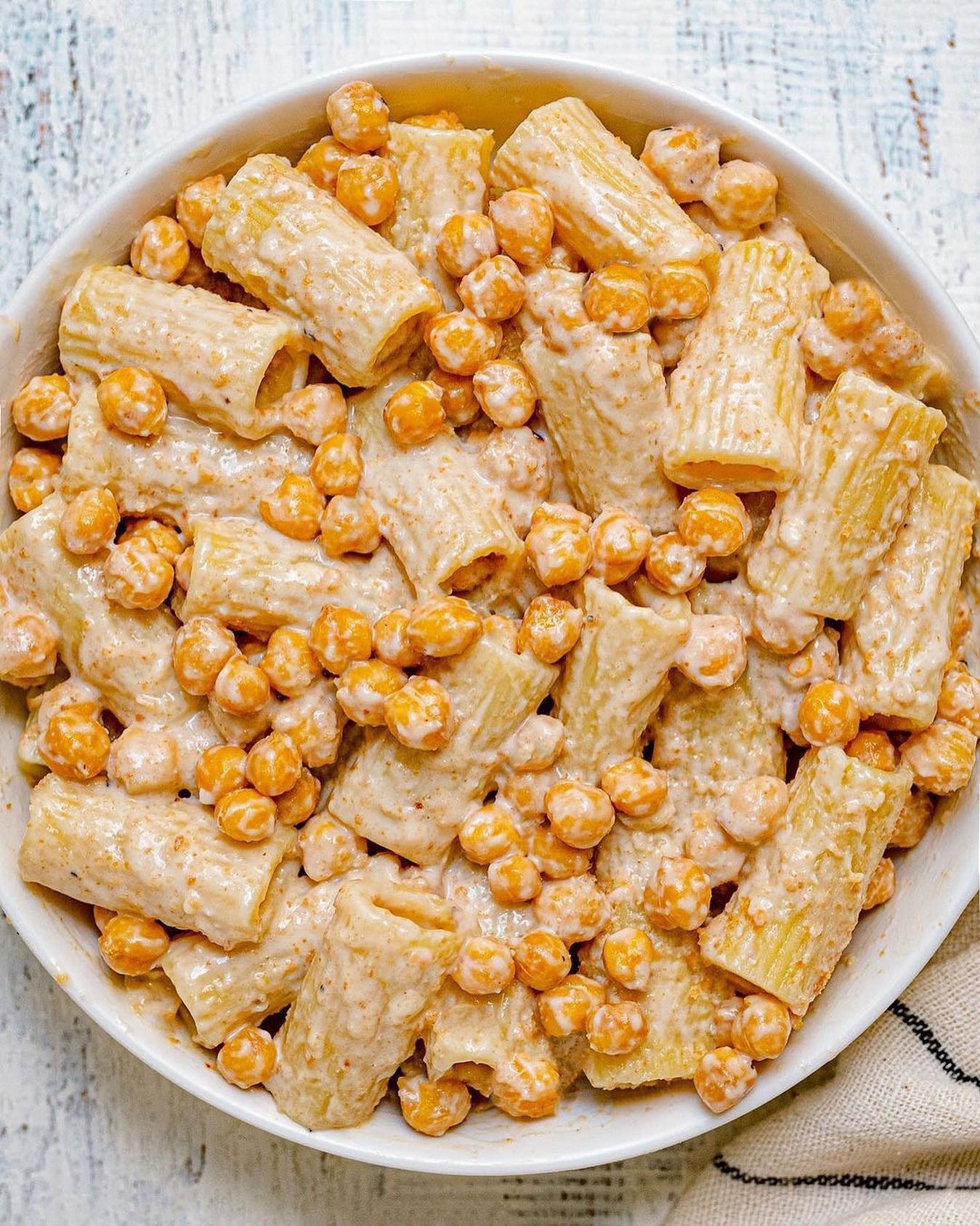 Creamy Pasta Bowl with Chickpeas and Breadcrumbs
