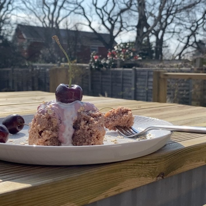 Cherry Baked Oats Mugcake in 90 Seconds