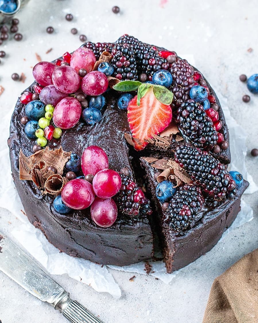 Morena Beautiful People Chocolate Cake