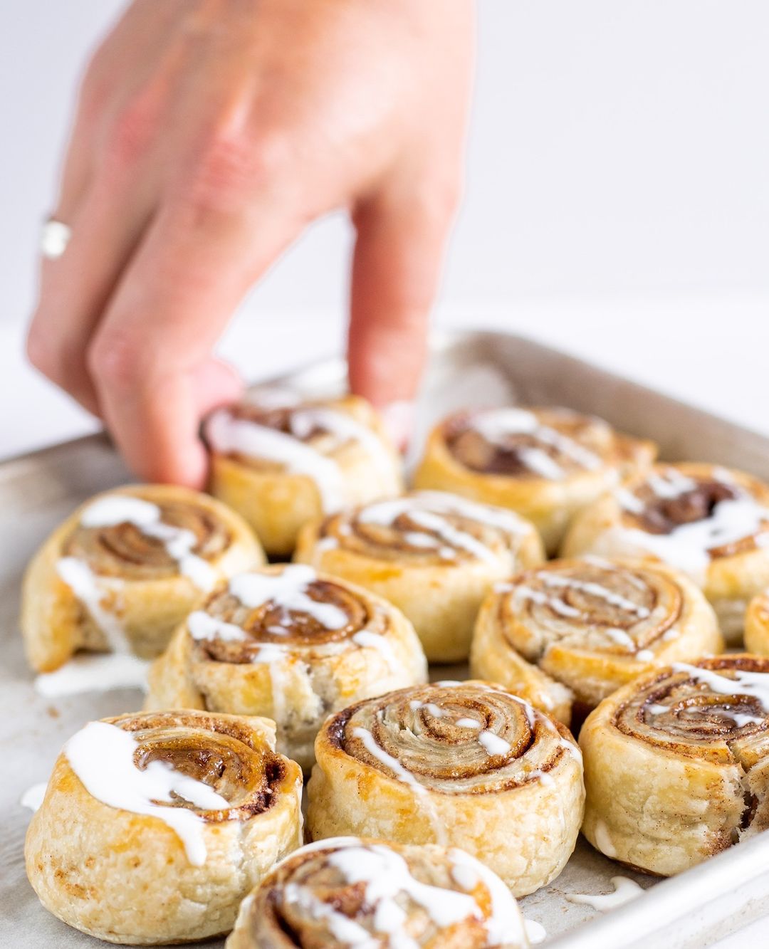 Easy Vegan Cinnamon Rolls⁠