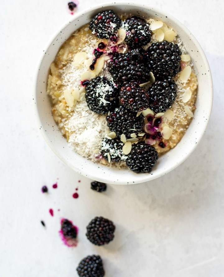 Blackberry, Apple & Coconut Oatmeal⁠