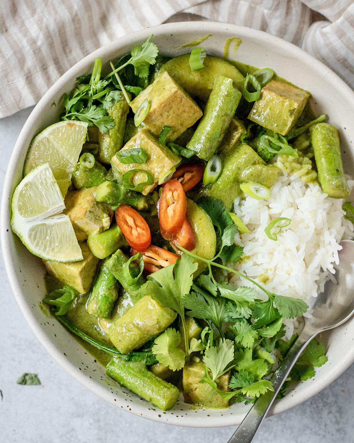 Creamy Coconut Green Curry with Tofu and Vegetables