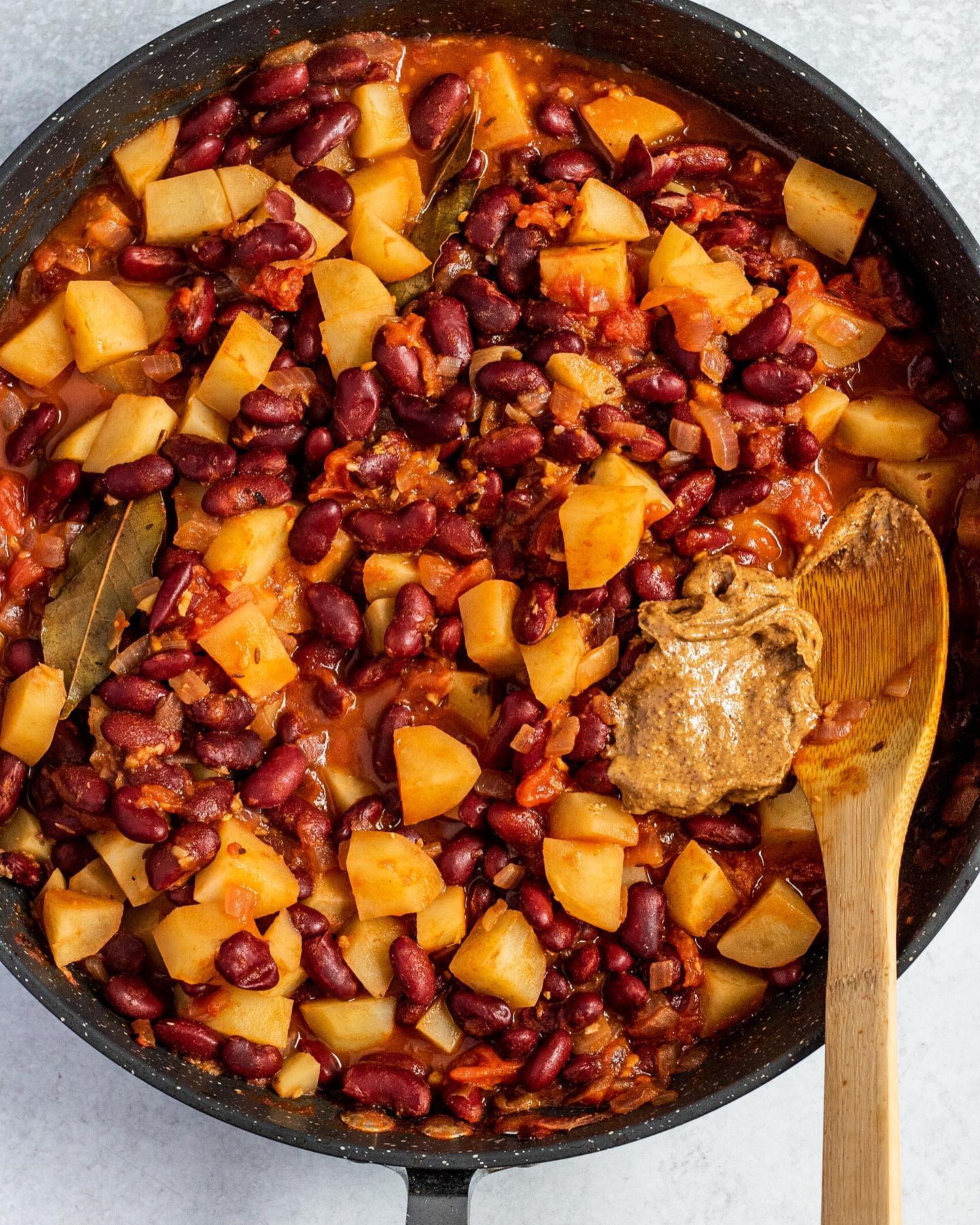 Quick and Creamy Curried Red Bean Skillet