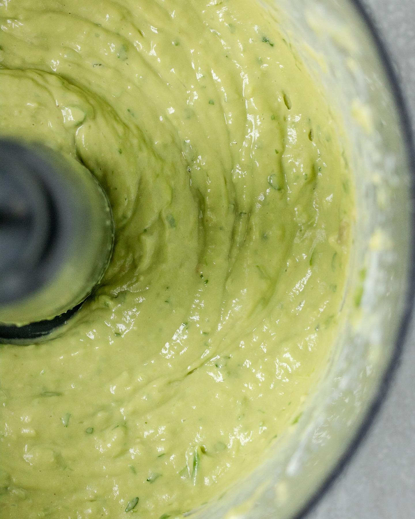 Creamy Avocado Dip with Veggie Pita Crackers