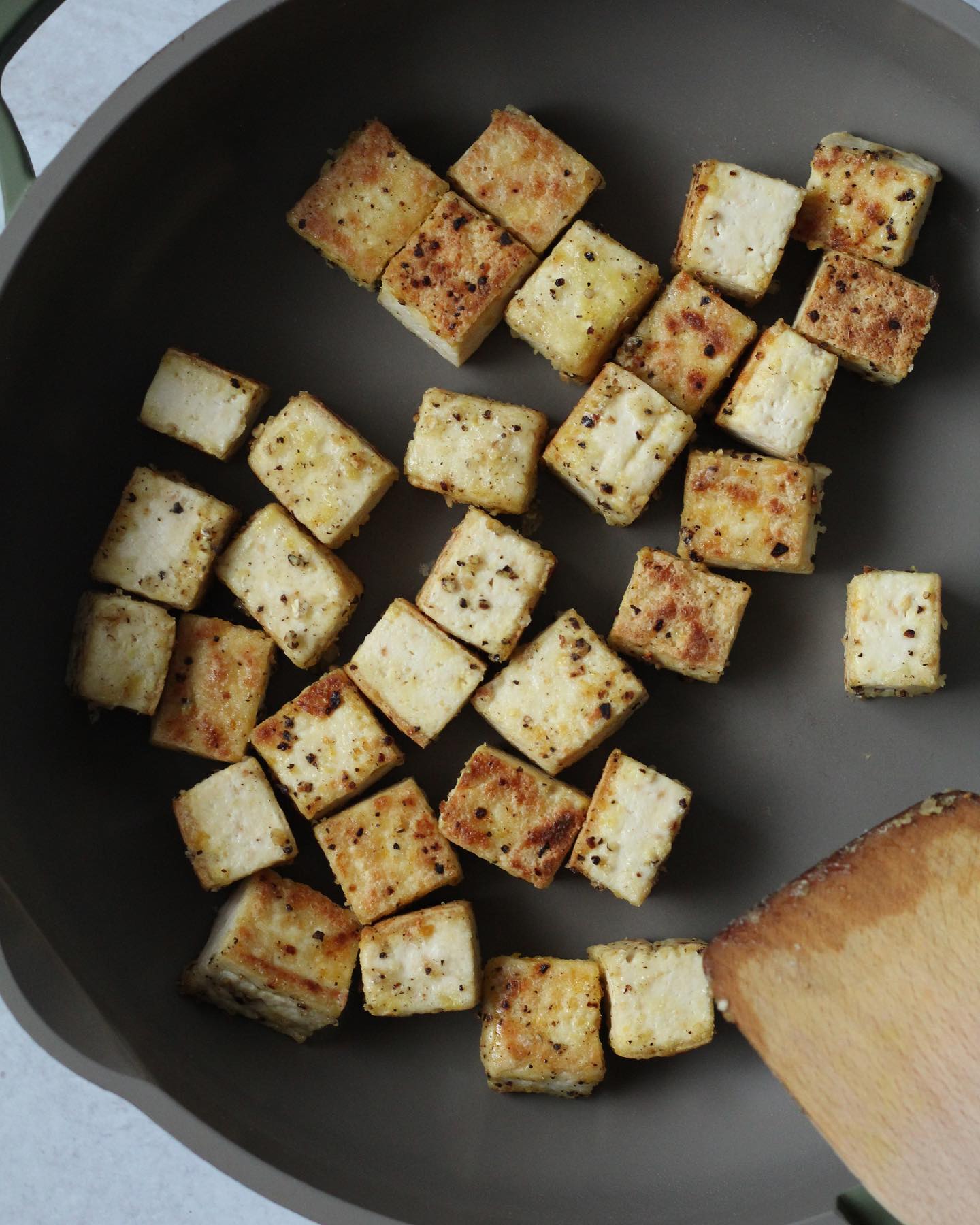 Flavorful Garlic "Honey" Tofu with Spinach and Rice