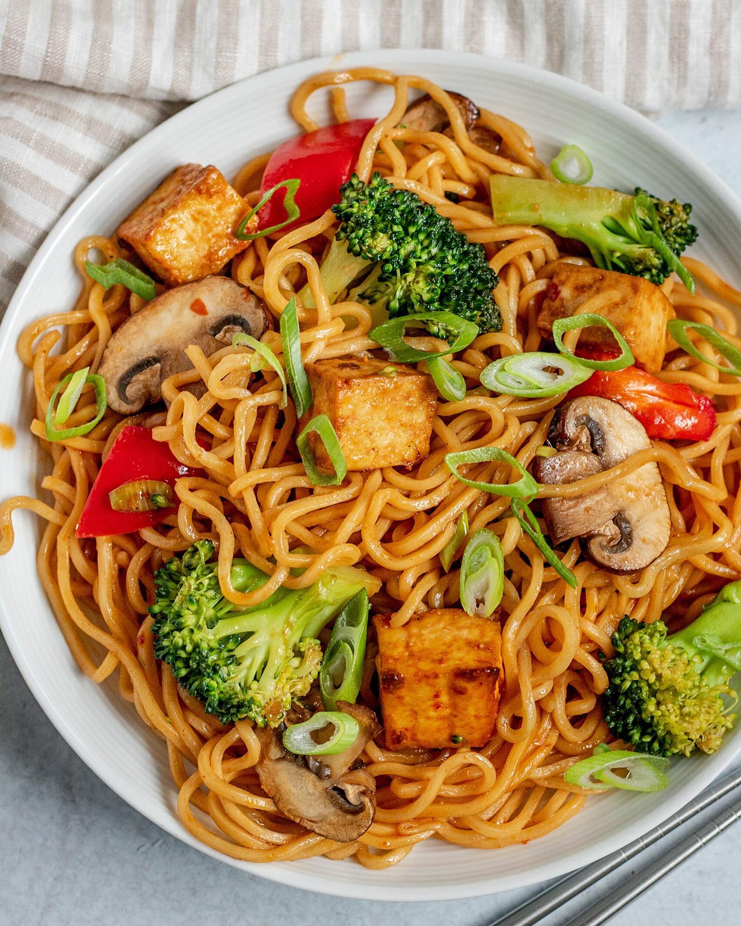 Spicy Sriracha Tofu Noodles