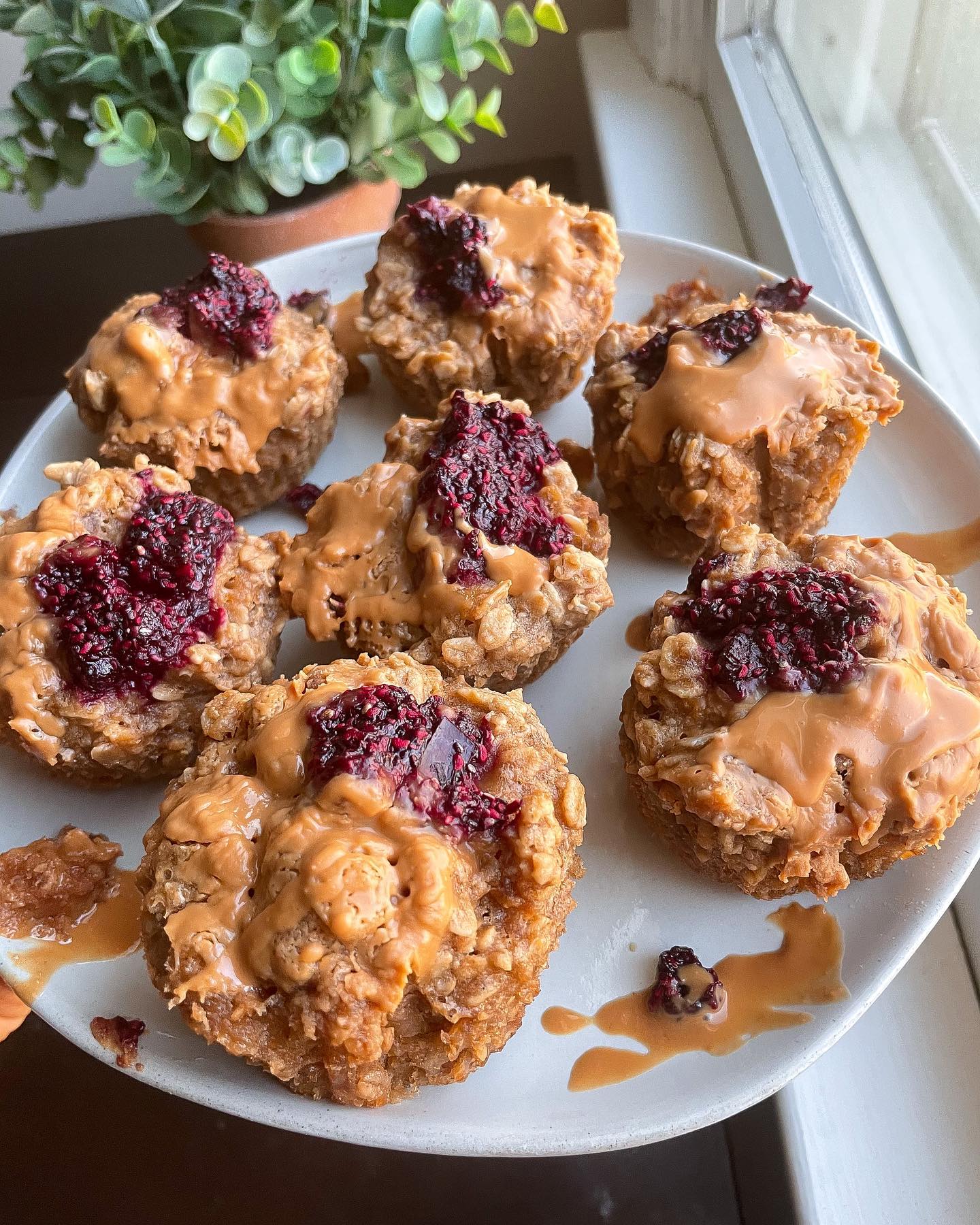 Peanut Butter & Jelly Oatmeal Cups