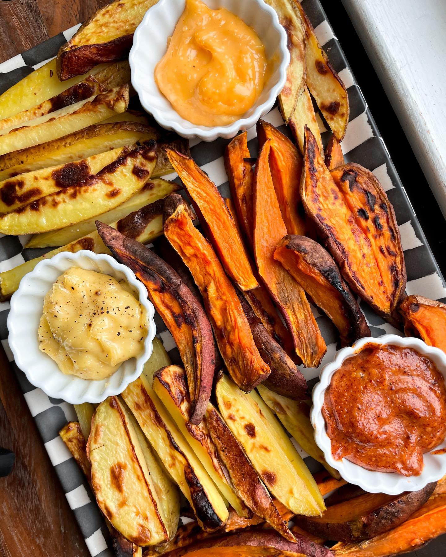 Baked Fries Platter with Dipping Sauces