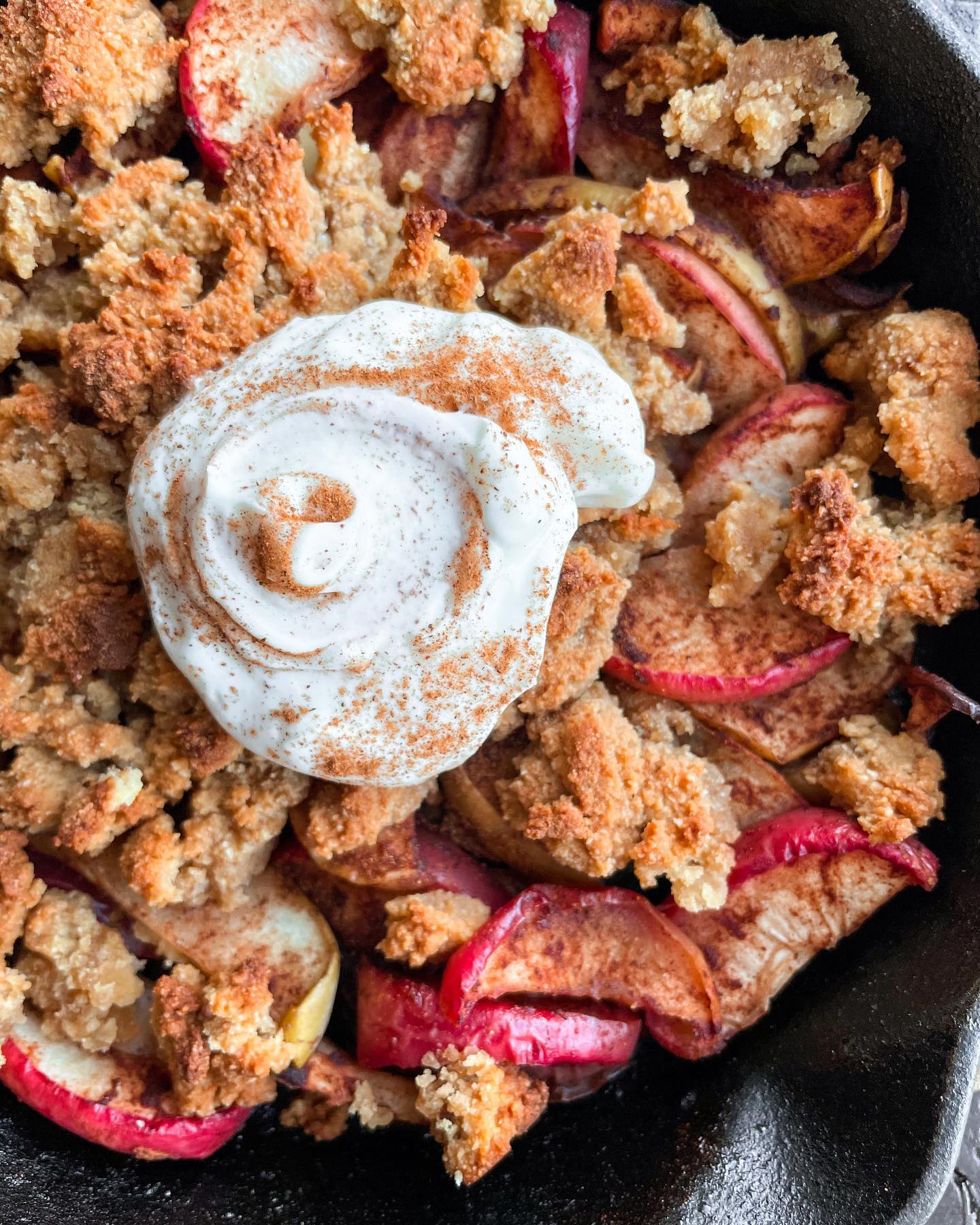 Paleo and Vegan Apple Crisp