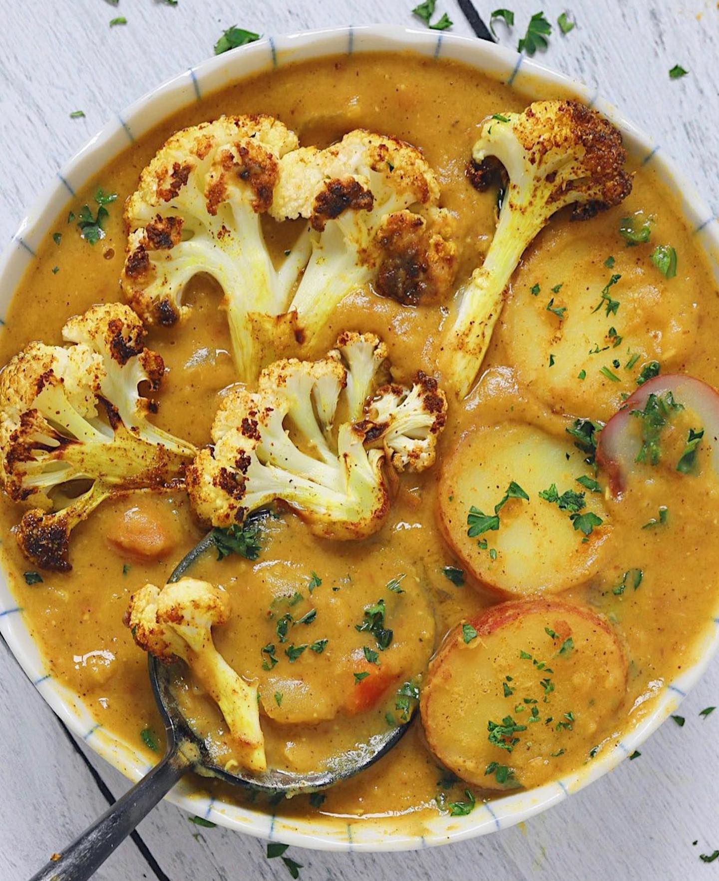 Roasted Cauliflower and Lentil Curry Soup