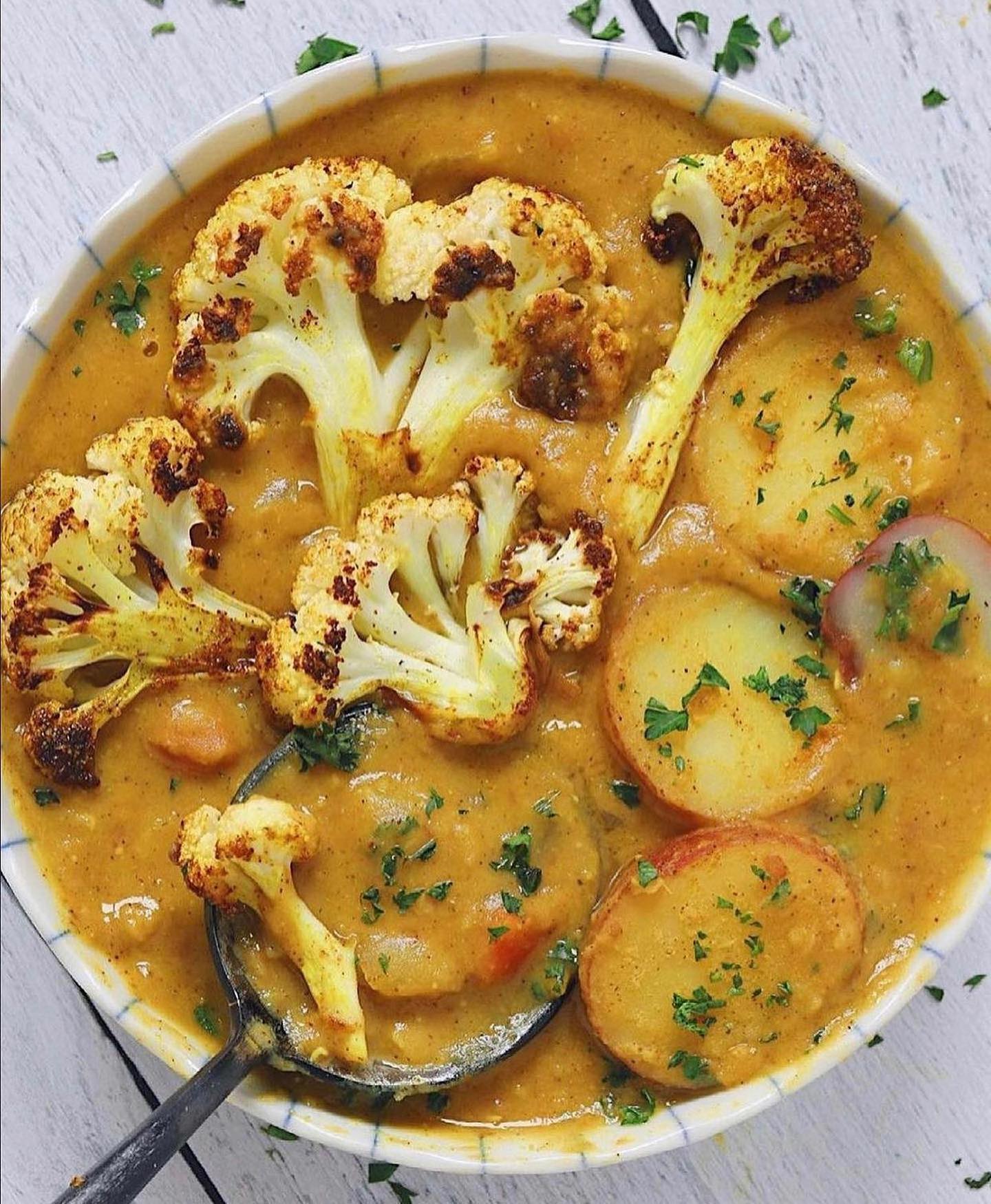 Roasted Cauliflower and Lentil Curry Soup