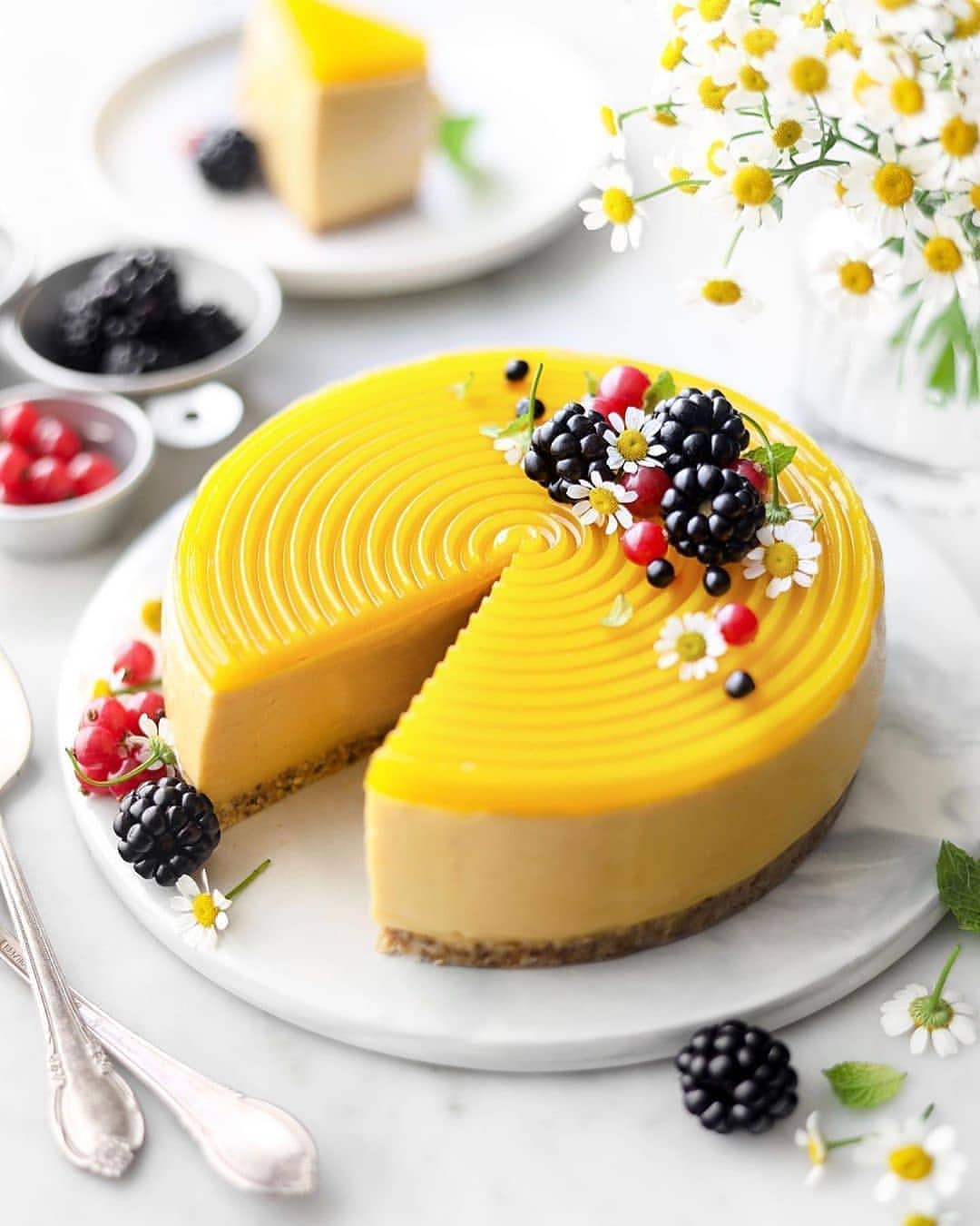 Easy No-Bake Mango Cake