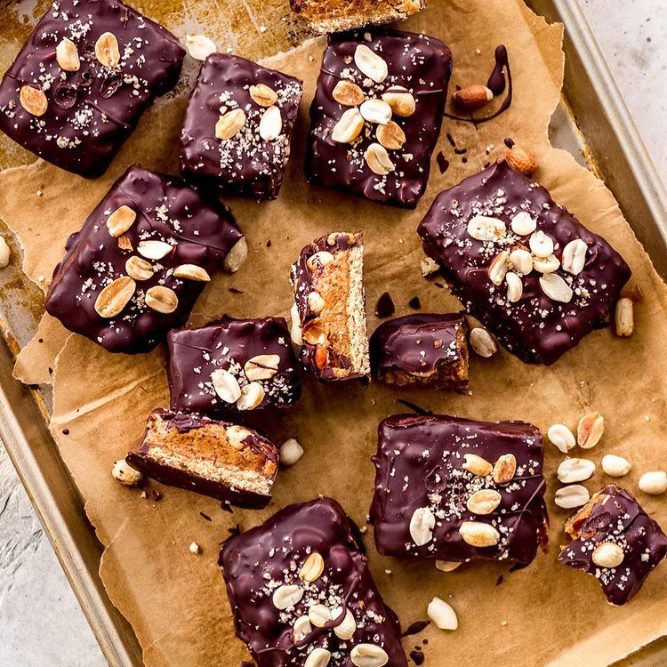 No-Bake Vegan Snickers-Style Bars
