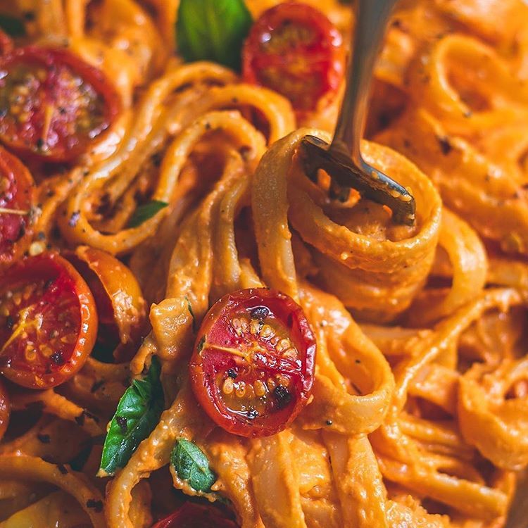 Roasted Red Pepper and Cherry Tomato Fettuccine
