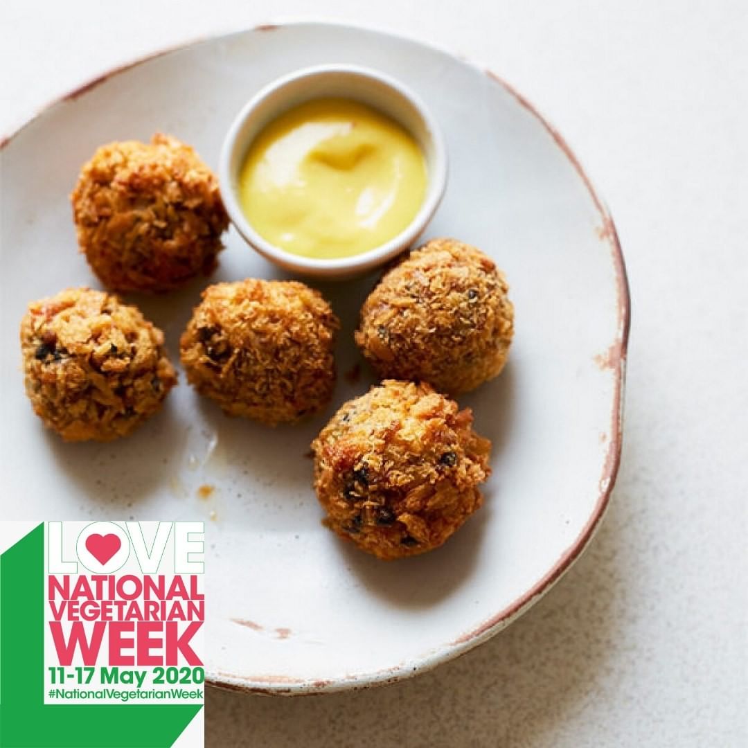 Smoky Spanish Arancini Balls with Aioli