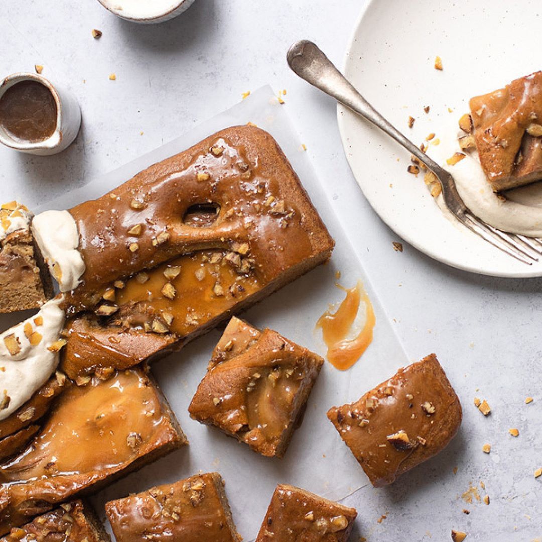 This Pear and Chestnut Cake with Salted Caramel