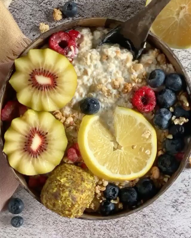 Creamy Vegan Lemon Chia Overnight Oats