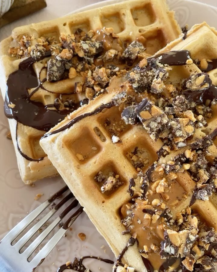 Crunchy Peanut Butter Waffles with Dark Chocolate