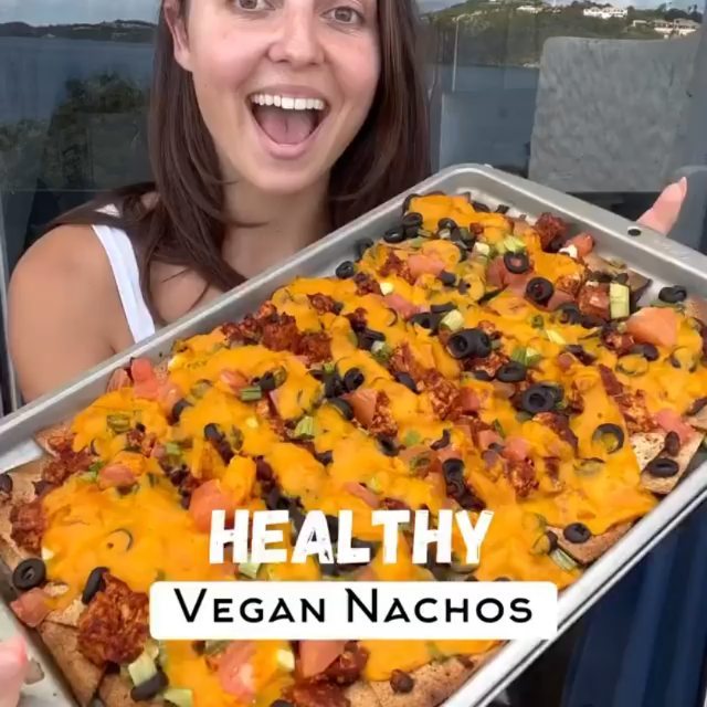 Healthy Vegan Nachos with Cheese Sauce